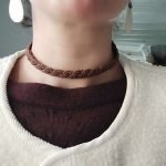 Ras de cou brun en macramé artisanal avec perle acier inoxydable