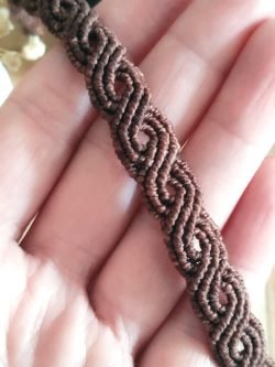 Ras de cou brun en macramé artisanal avec perle acier inoxydable