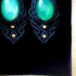 Boucles d’oreilles macramé noir avec agates vertes