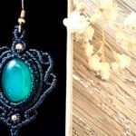 Boucles d’oreilles macramé noir avec agates vertes