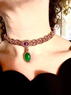 Chocker macramé sable avec améthyste et agate verte