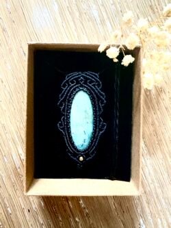 Talisman macramé turquoise africaine fait main