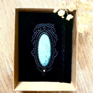 Talisman macramé turquoise africaine fait main