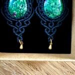 Boucles d’oreilles rubis zoïsite macramé fait main