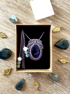 Médaillon améthyste et ses perles de quartz rose et aventurine verte