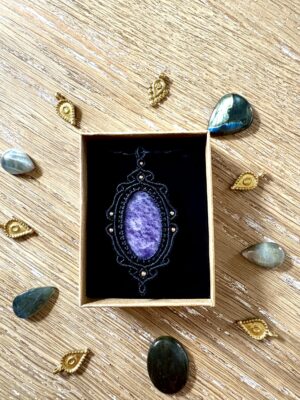 Talisman lépidolite.